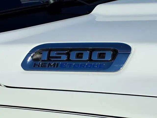 2023 Ram 1500 Big Horn Crew Cab 4x4 5'7" Box