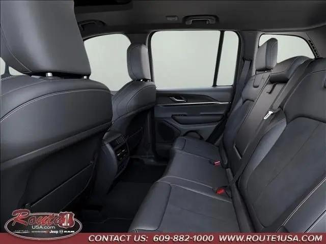 2026 Jeep Grand Cherokee Altitude 4x4
