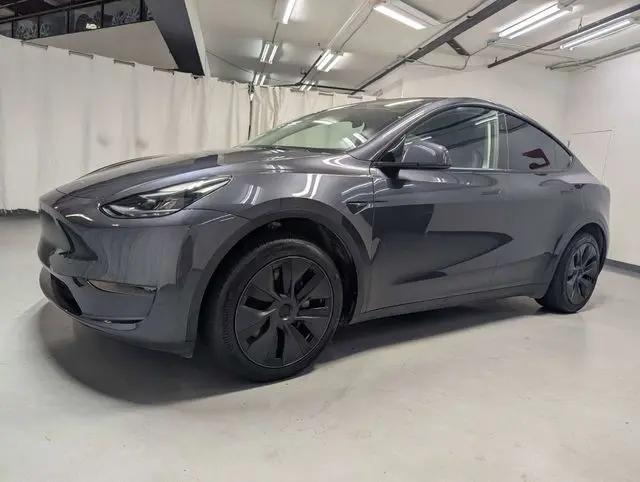 2025 Tesla Model Y Long Range Dual Motor Rear-Wheel Drive