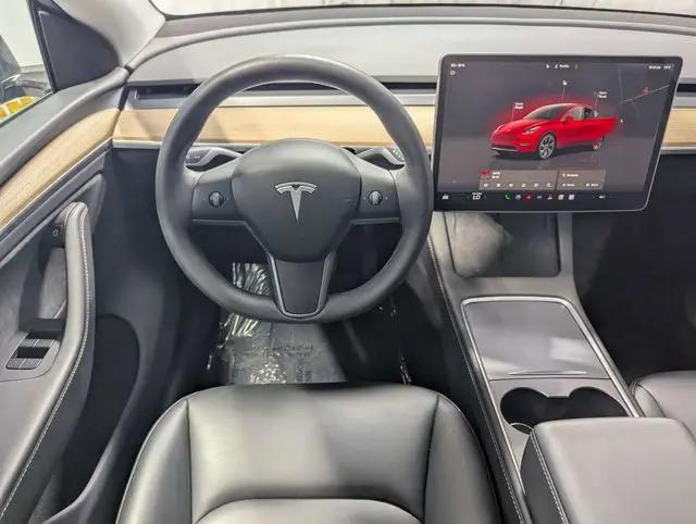 2025 Tesla Model Y Long Range Dual Motor Rear-Wheel Drive
