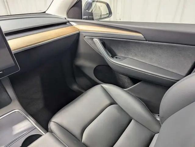 2025 Tesla Model Y Long Range Dual Motor Rear-Wheel Drive