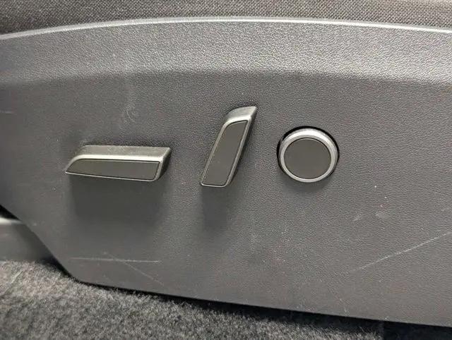 2025 Tesla Model Y Long Range Dual Motor Rear-Wheel Drive