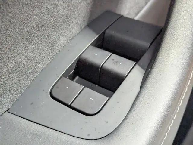 2025 Tesla Model Y Long Range Dual Motor Rear-Wheel Drive