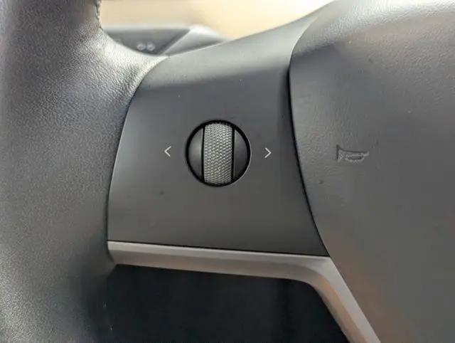 2025 Tesla Model Y Long Range Dual Motor Rear-Wheel Drive