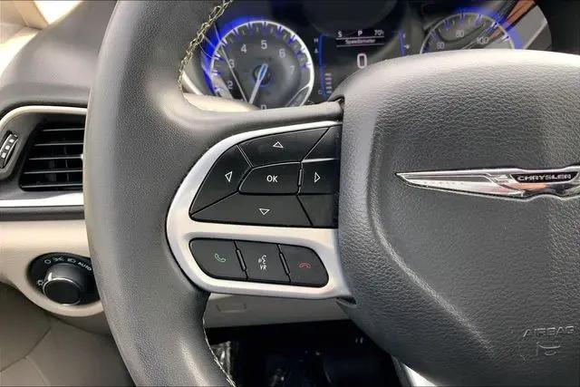 2023 Chrysler Voyager LX
