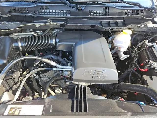 2023 Ram 1500 Classic SLT Crew Cab 4x4 5'7" Box