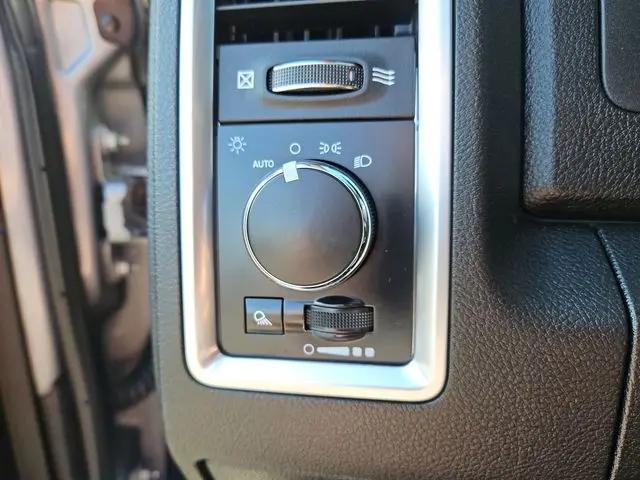 2023 Ram 1500 Classic SLT Crew Cab 4x4 5'7" Box
