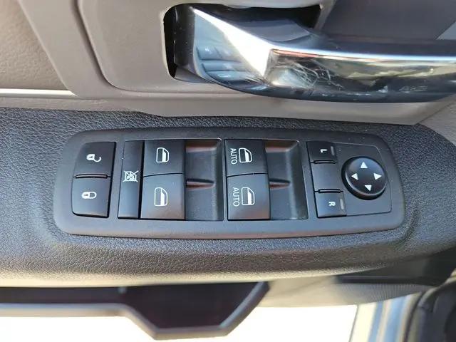 2023 Ram 1500 Classic SLT Crew Cab 4x4 5'7" Box