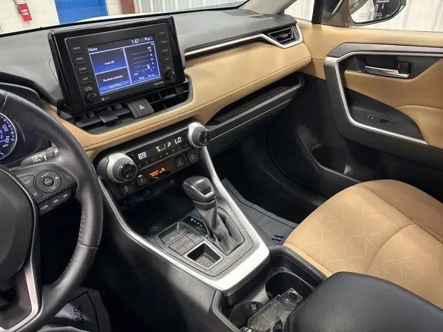 2020 Toyota RAV4 XLE