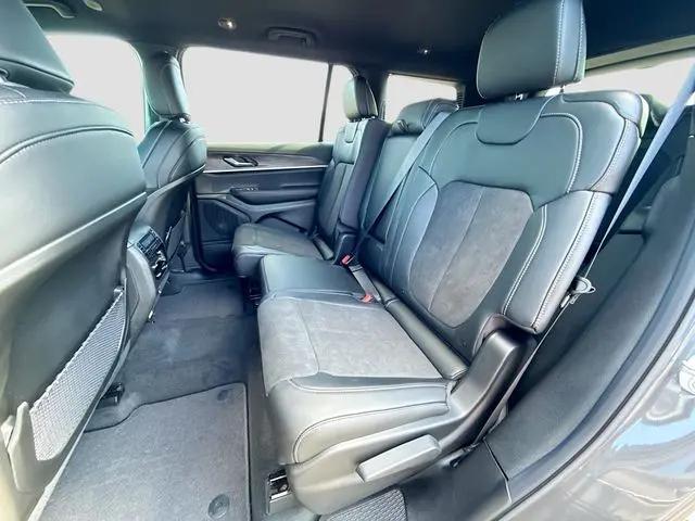 2026 Jeep Grand Cherokee L Altitude 4x2