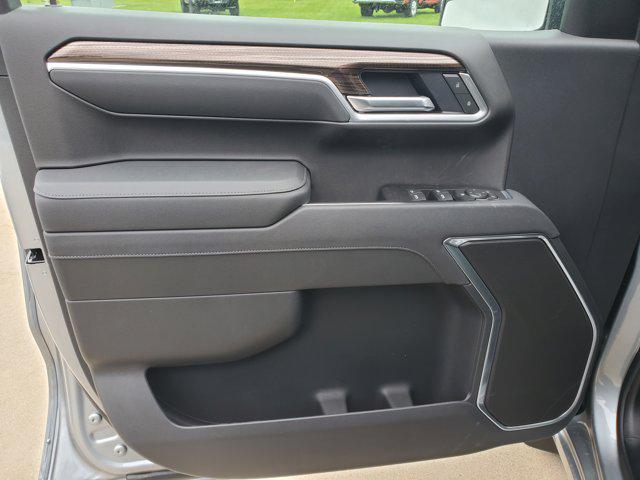 2026 Chevrolet Silverado 1500 4WD Crew Cab Short Bed LT with 2FL