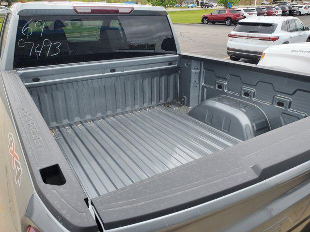 2026 Chevrolet Silverado 1500 4WD Crew Cab Short Bed LT with 2FL