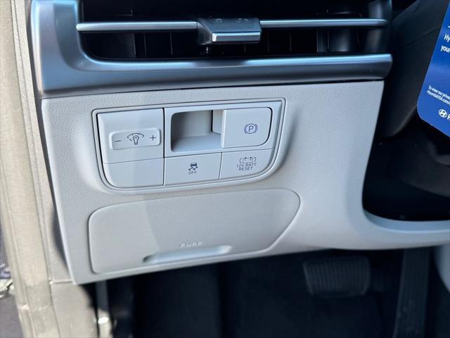 2026 Hyundai Tucson Hybrid Blue SE