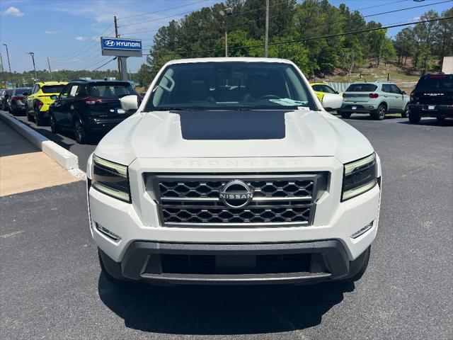 2024 Nissan Frontier Crew Cab SL 4x2