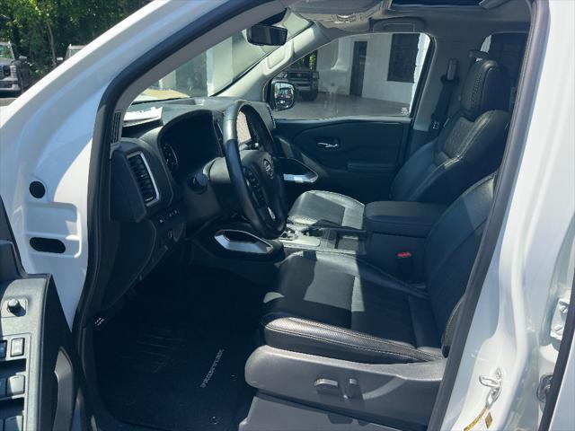 2024 Nissan Frontier Crew Cab SL 4x2