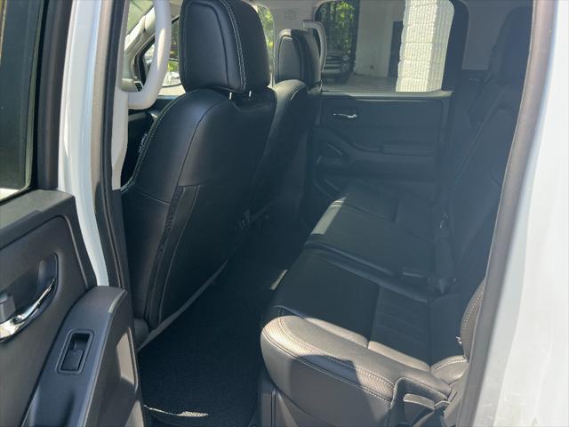 2024 Nissan Frontier Crew Cab SL 4x2