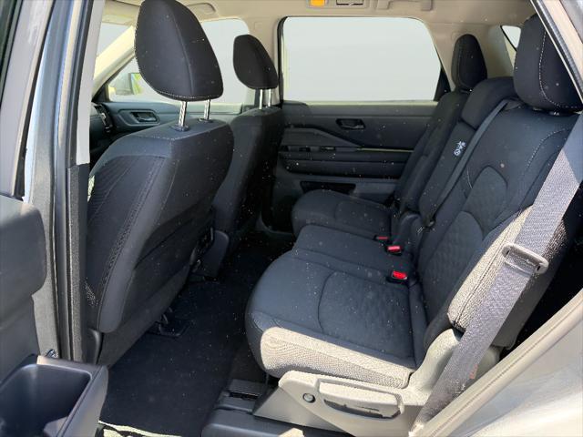 2024 Nissan Pathfinder SV FWD