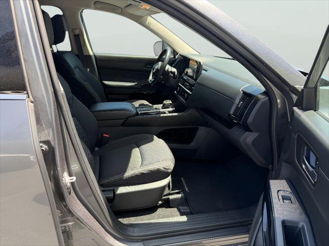 2024 Nissan Pathfinder SV FWD