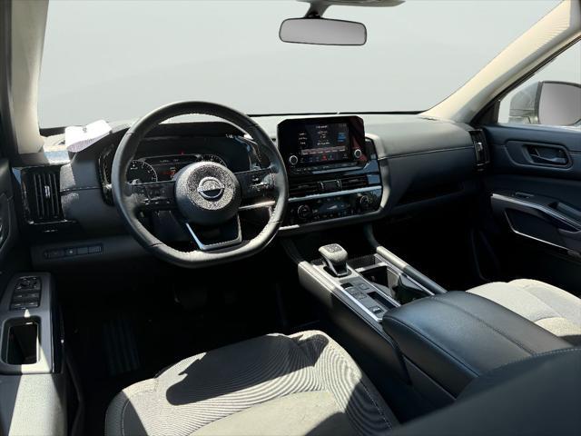 2024 Nissan Pathfinder SV FWD