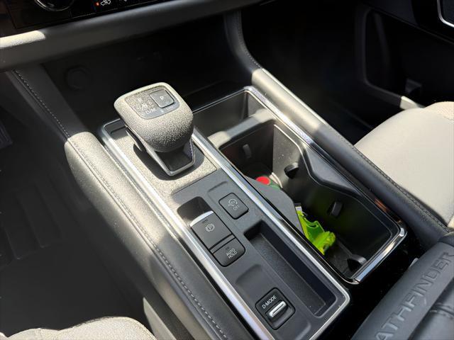 2024 Nissan Pathfinder SV FWD