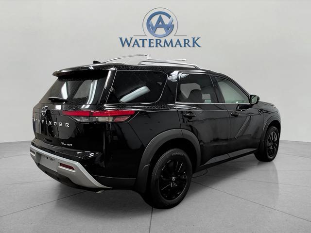 2025 Nissan Pathfinder SL 4WD