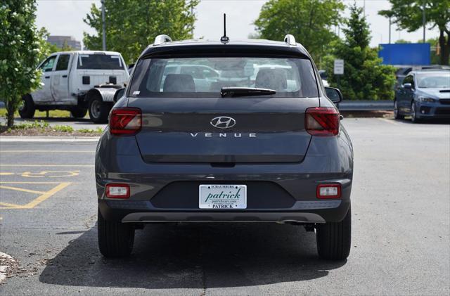 2026 Hyundai Venue SEL w/Two-Tone Roof