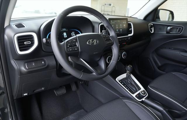 2026 Hyundai Venue SEL w/Two-Tone Roof