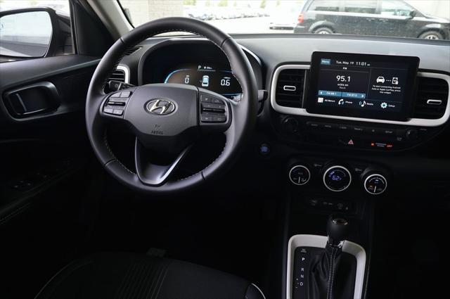 2026 Hyundai Venue SEL w/Two-Tone Roof