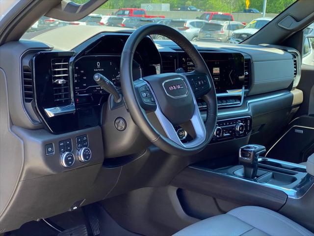 2024 GMC Sierra 1500 4WD Crew Cab Short Box SLT