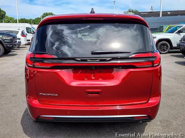 2027 Chrysler Pacifica Select