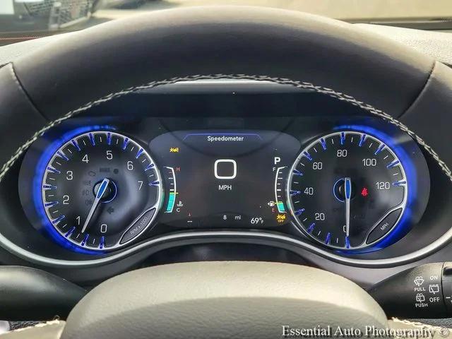 2027 Chrysler Pacifica Select