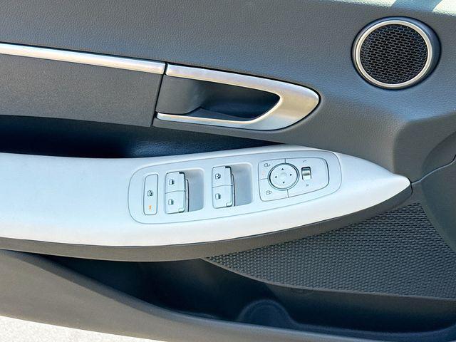 2025 Hyundai Sonata SE