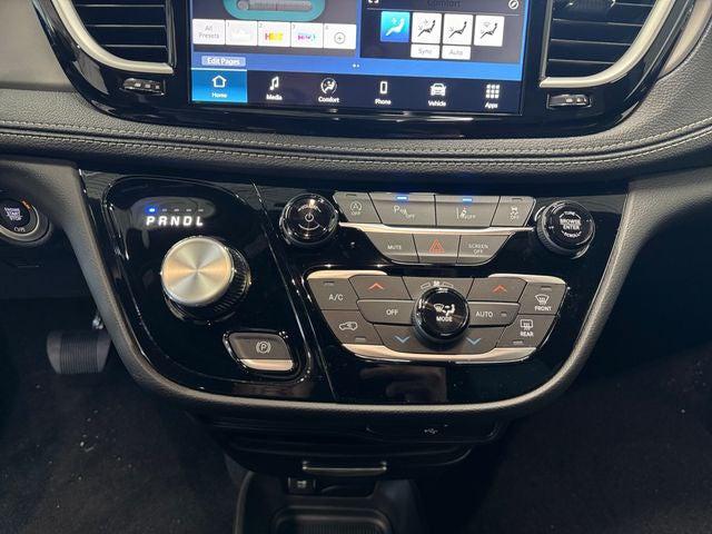 2027 Chrysler Pacifica PACIFICA SELECT AWD
