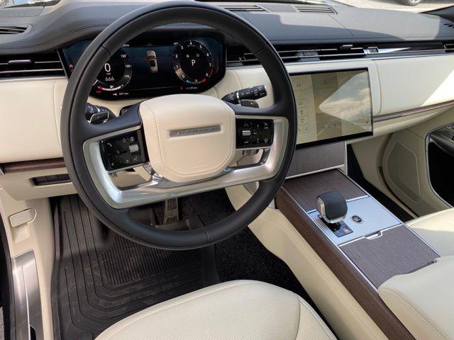 2025 Land Rover Range Rover P530 SE
