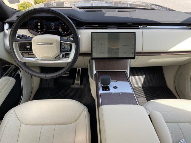 2025 Land Rover Range Rover P530 SE