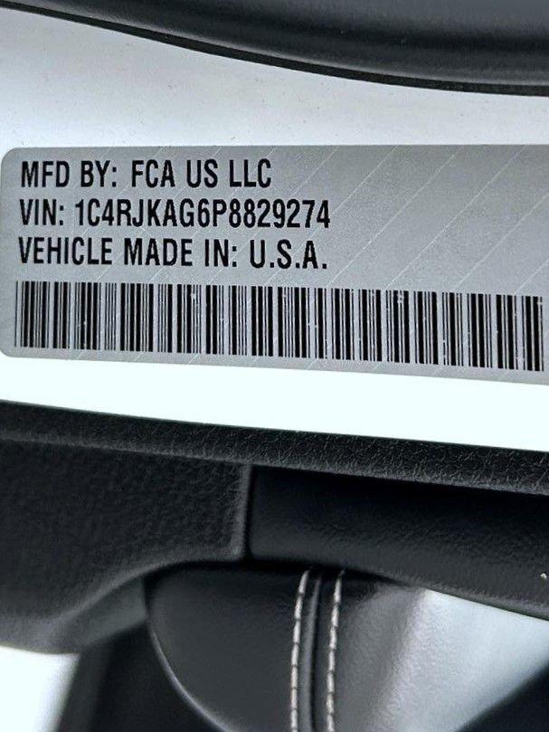 2023 Jeep Grand Cherokee L Laredo 4x4