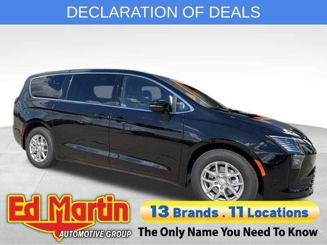 2027 Chrysler Pacifica PACIFICA SELECT