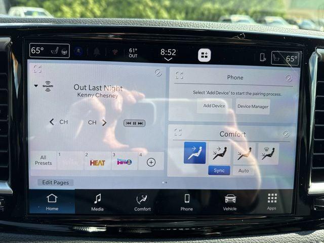 2027 Chrysler Pacifica Select