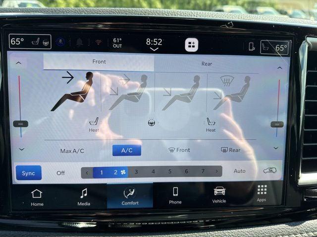 2027 Chrysler Pacifica Select