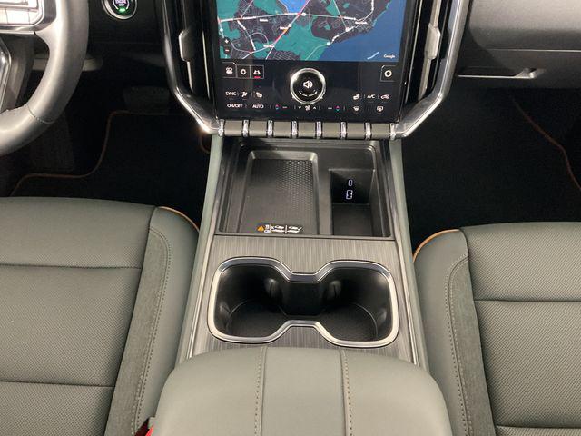 2025 GMC Acadia AWD AT4