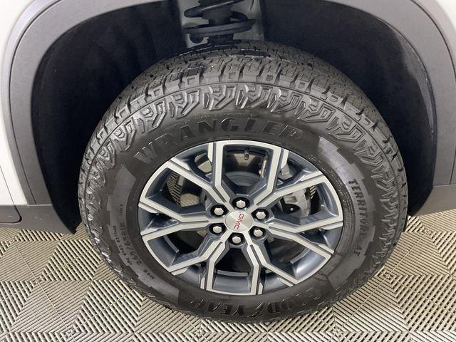 2025 GMC Acadia AWD AT4