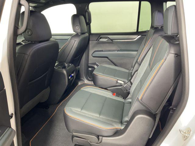 2025 GMC Acadia AWD AT4