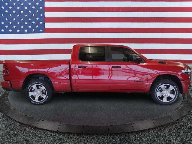 2026 RAM Ram 1500 RAM 1500 EXPRESS CREW CAB 4X4 64 BOX