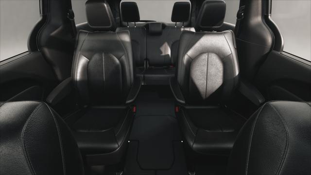 2027 Chrysler Pacifica PACIFICA SELECT AWD