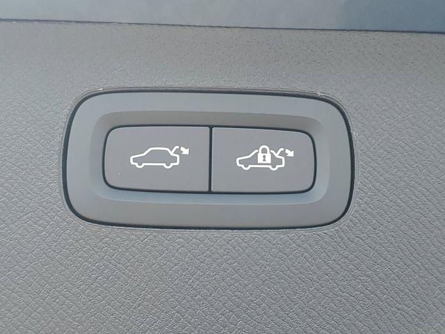 2026 Volvo XC90 Plug-In Hybrid Ultra Dark Theme, T8 AWD, Electric/Gasoline, 6 Seats