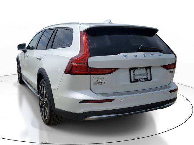 2026 Volvo V60 Cross Country Ultra, B5 AWD Gas (mild hybrid)