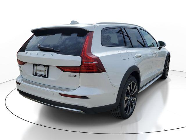 2026 Volvo V60 Cross Country Ultra, B5 AWD Gas (mild hybrid)