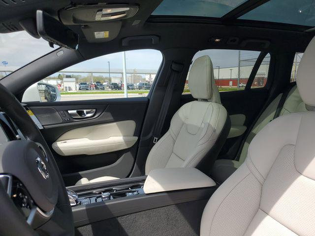 2026 Volvo V60 Cross Country Ultra, B5 AWD Gas (mild hybrid)