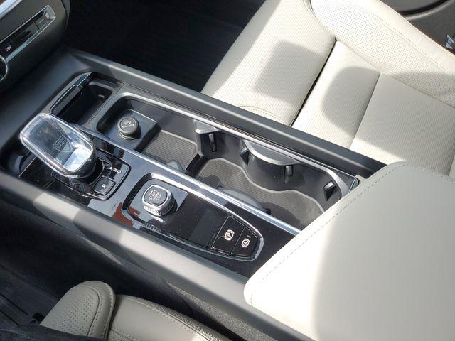 2026 Volvo V60 Cross Country Ultra, B5 AWD Gas (mild hybrid)