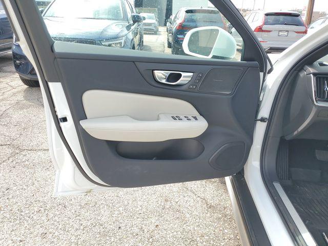 2026 Volvo V60 Cross Country Ultra, B5 AWD Gas (mild hybrid)